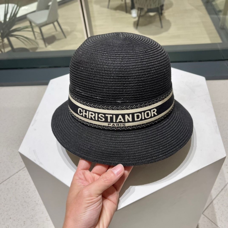 CHRISTIAN DIOR